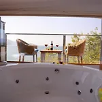 מלון דירות George's Boutique *