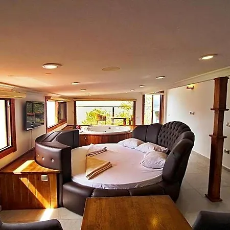 George's Boutique Aparthotel