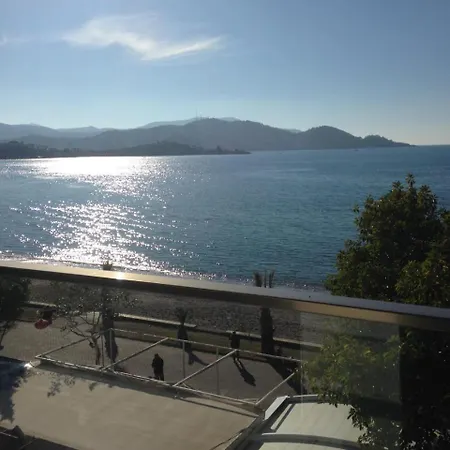 アパートホテル George's Boutique *