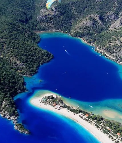 Ξενοδοχείο με διαμερίσματα George's Boutique