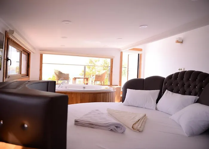 George's Boutique Φετιγιέ